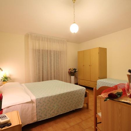 Hotel Villa Luca Chianciano Terme Bilik gambar