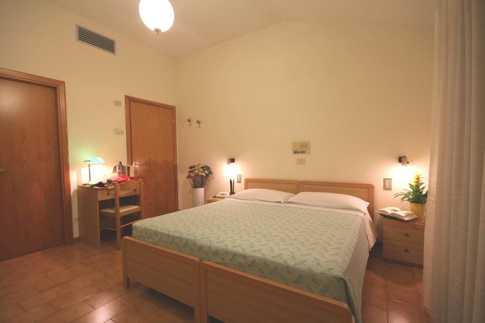 Hotel Villa Luca Chianciano Terme Bilik gambar