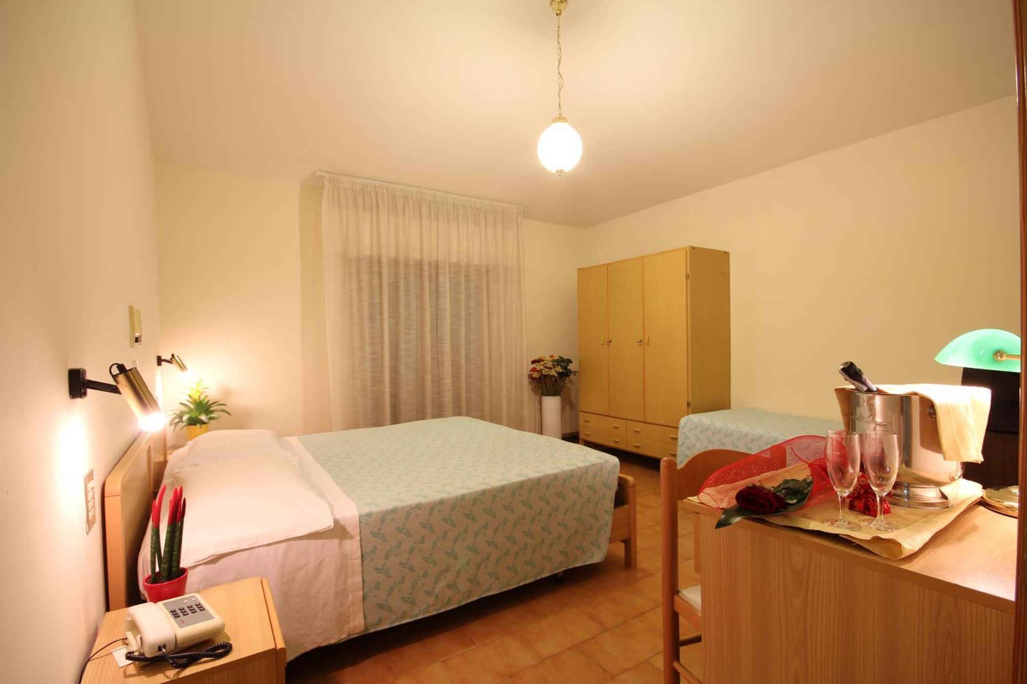 Hotel Villa Luca Chianciano Terme Bilik gambar